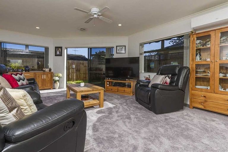 Photo of property in 2 Milton Road, Orewa, 0931
