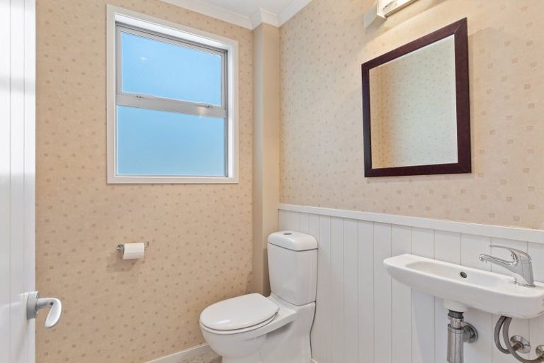 Photo of property in 42b Calvert Road, Lynmouth, New Plymouth, 4310