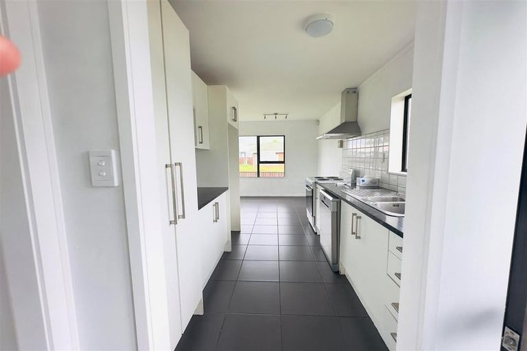 Photo of property in 44 Trimdon Street, Randwick Park, Auckland, 2105