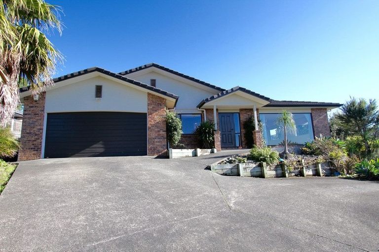 Photo of property in 45 Roberta Crescent, Orewa, 0931