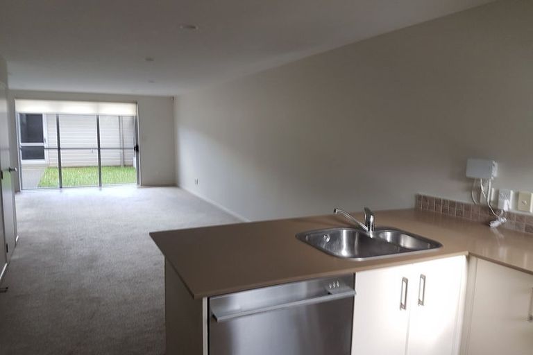 Photo of property in 6/1 Gracechurch Drive, Flat Bush, Auckland, 2016