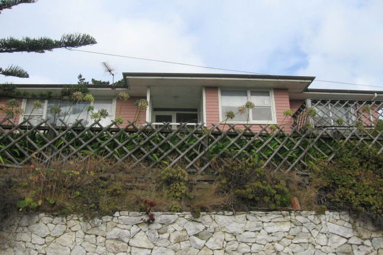 Photo of property in 37 Raukawa Street, Strathmore Park, Wellington, 6022