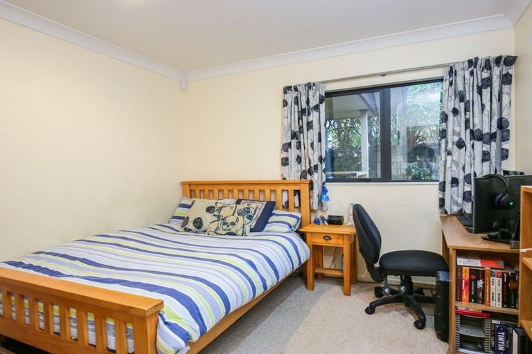 Photo of property in 20 Oratia Drive, Glen Eden, Auckland, 0602