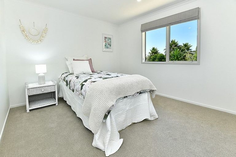 Photo of property in 966b Whangaparaoa Road, Manly, Whangaparaoa, 0930