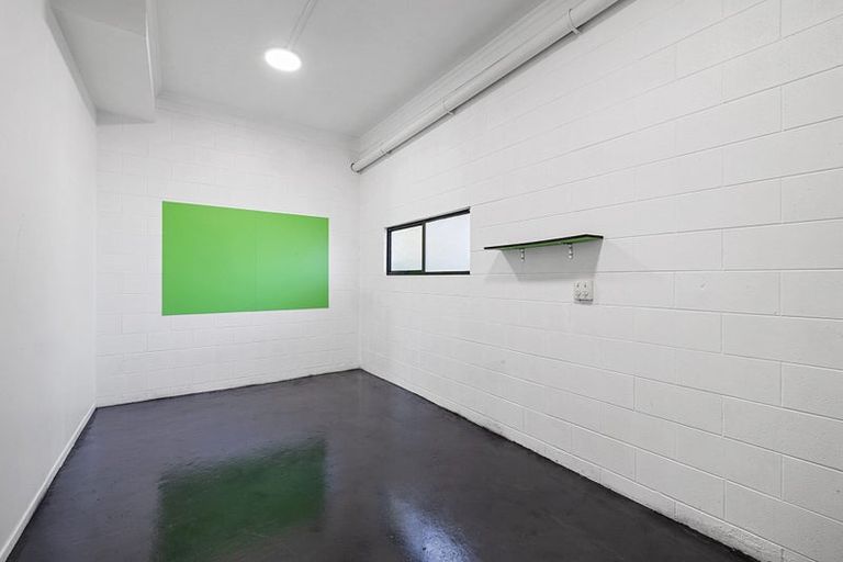 Photo of property in 18 Norwich Avenue, Spotswood, New Plymouth, 4310