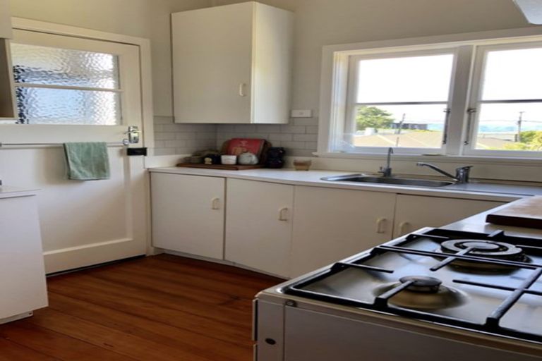 Photo of property in 12 Raumati Terrace, Khandallah, Wellington, 6035