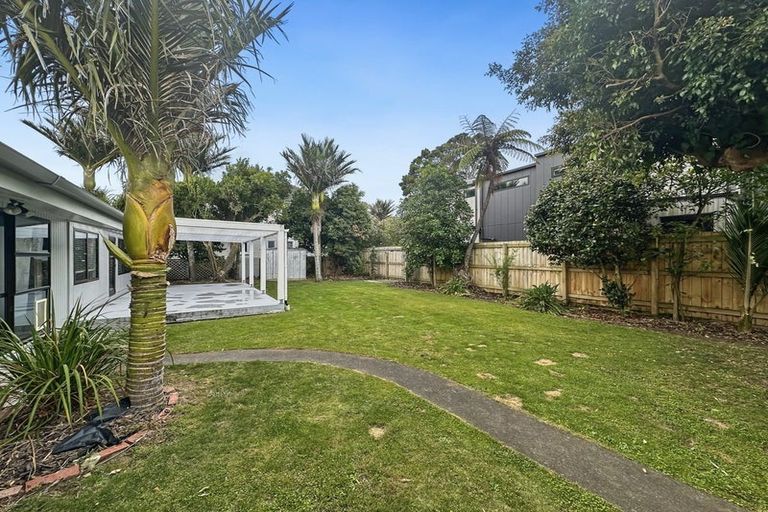 Photo of property in 25a Ludlam Crescent, Woburn, Lower Hutt, 5010
