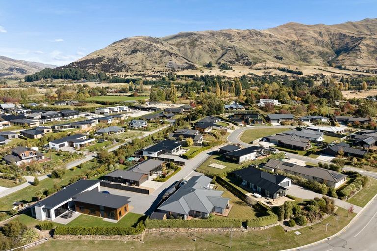 Photo of property in 5 Nancy Lane, Wanaka, 9305