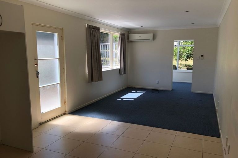 Photo of property in 40 Chatsworth Crescent, Pakuranga Heights, Auckland, 2010