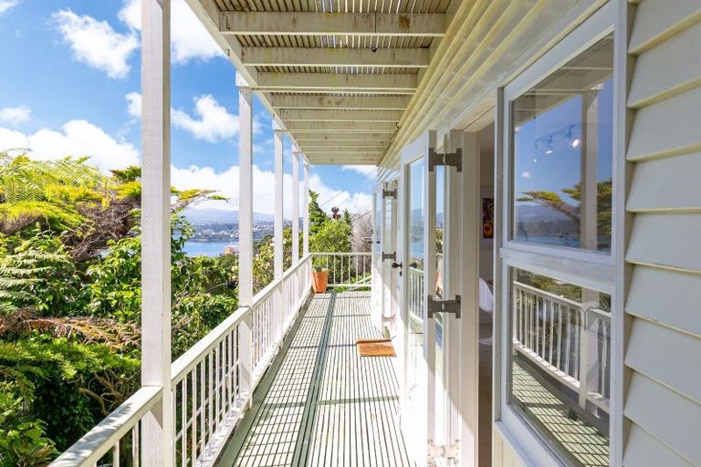 Photo of property in 67 Wadestown Road, Wadestown, Wellington, 6012