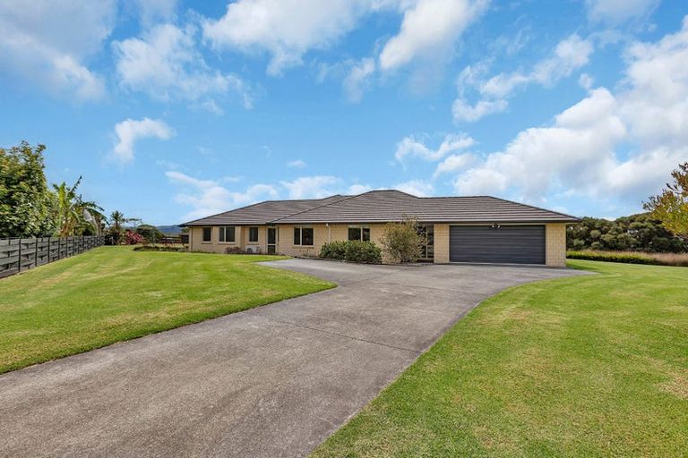 Photo of property in 15 Des Terry Way, Waipu, 0510
