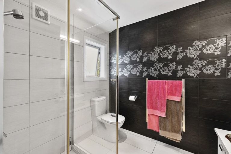 Photo of property in 37a Peter Terrace, Castor Bay, Auckland, 0620