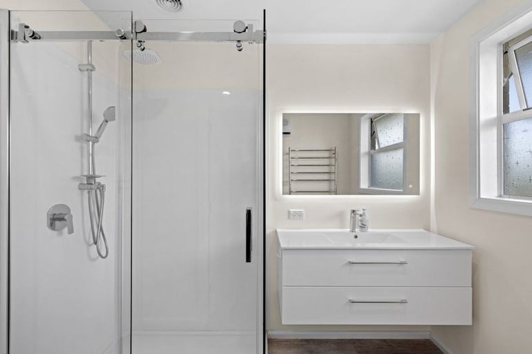 Photo of property in 15 Waratah Street, Avondale, Christchurch, 8061