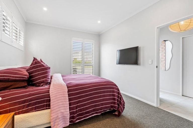 Photo of property in 30a Kukuwai Avenue, Red Beach, 0932