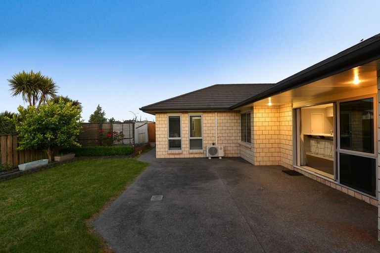 Photo of property in 12 Allgood Place, Rototuna North, Hamilton, 3210