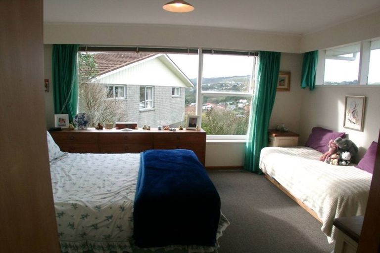 Photo of property in 44 Churton Drive, Churton Park, Wellington, 6037