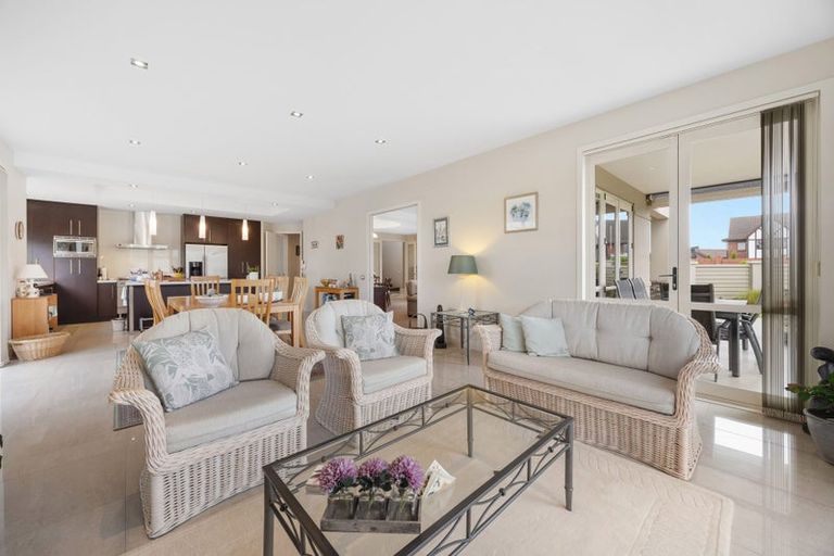 Photo of property in 22 Bluefin Way, West Harbour, Auckland, 0618