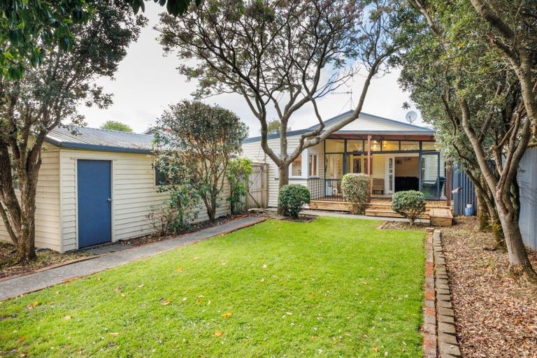 Photo of property in 47 Argyle Avenue, Takaro, Palmerston North, 4410