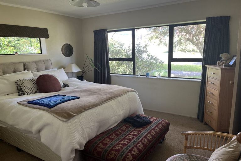 Photo of property in 2a Terminus Street, Silverstream, Upper Hutt, 5019