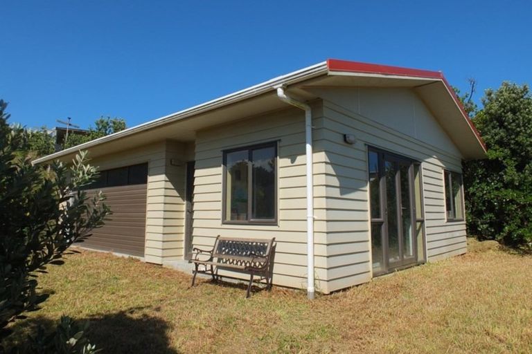 Photo of property in 10 Trafalgar Street, Foxton Beach, Foxton, 4815