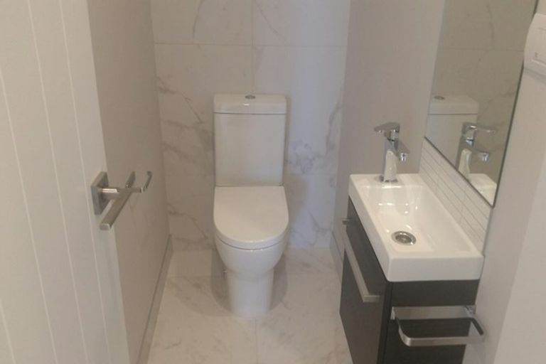 Photo of property in 2b Makura Road, Long Bay, Auckland, 0630