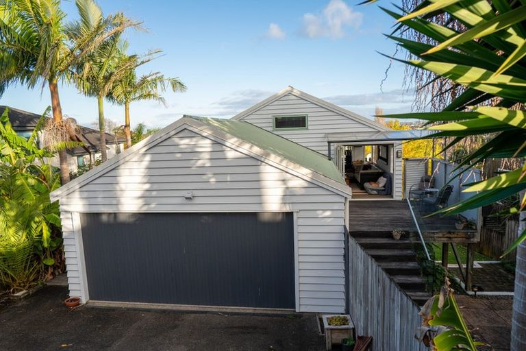 Photo of property in 4a Richards Avenue, Forrest Hill, Auckland, 0620