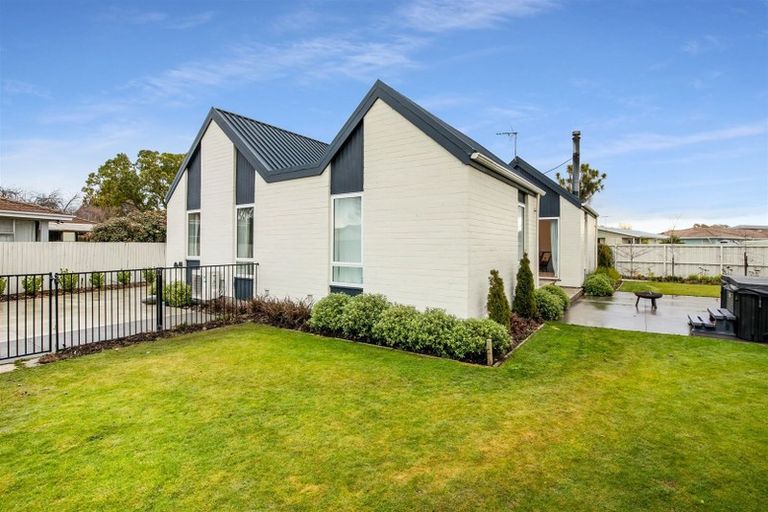 Photo of property in 20 Charnwood Crescent, Bishopdale, Christchurch, 8051