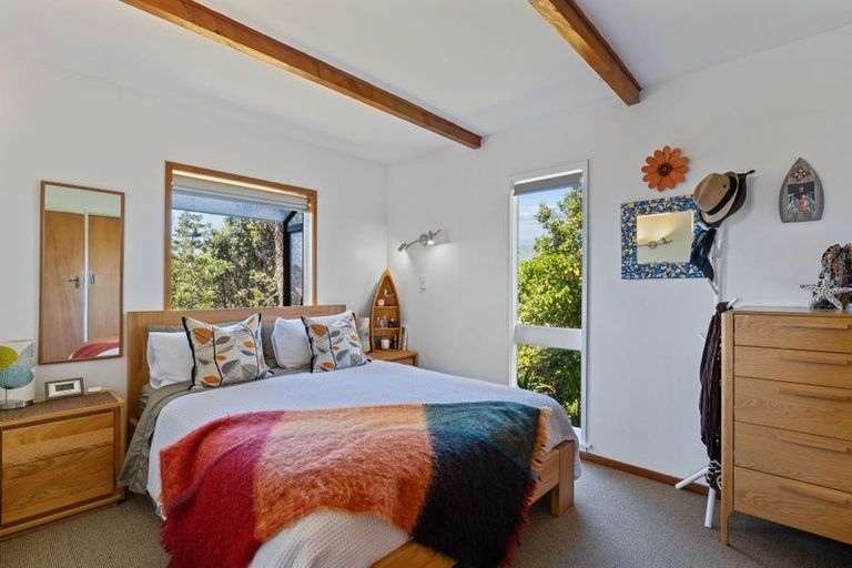 Photo of property in 14 Hughes Street, Waikanae Beach, Waikanae, 5036