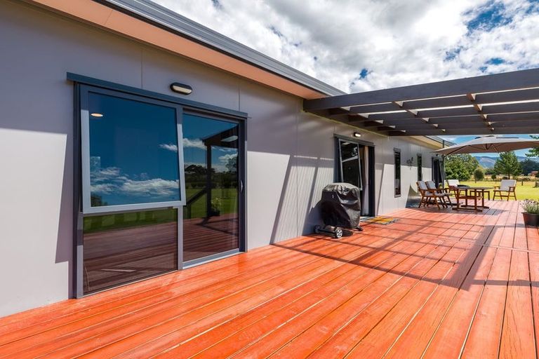 Photo of property in 46 Bathgates Road, Waimate, 7980