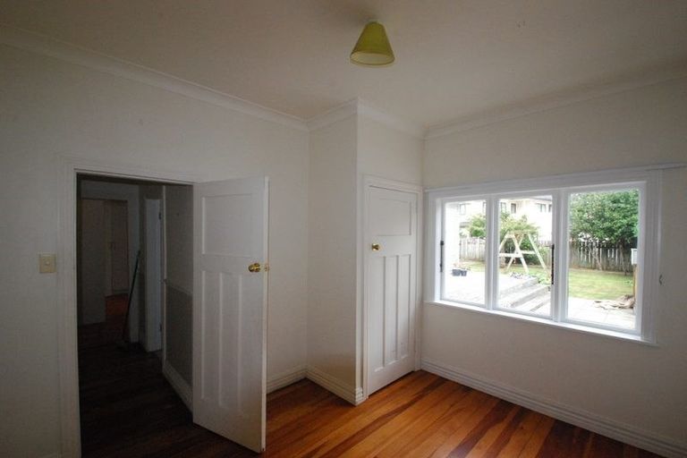 Photo of property in 16 Lonsdale Crescent, Rongotai, Wellington, 6022