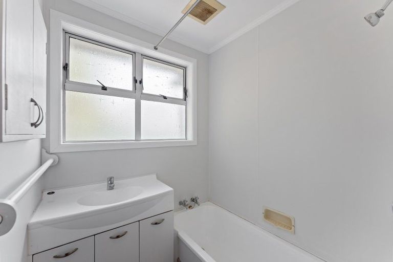 Photo of property in 5 King Crescent, Ranui, Porirua, 5024