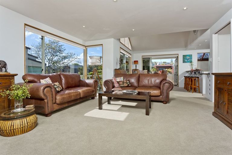 Photo of property in 2/14 Hastings Road, Mairangi Bay, Auckland, 0630
