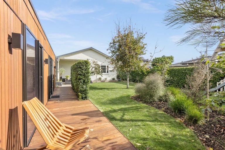 Photo of property in 7 Avenue Road, Greenmeadows, Napier, 4112