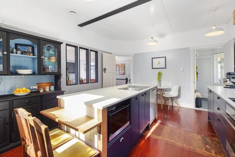 Photo of property in 38 Severn Street, Island Bay, Wellington, 6023