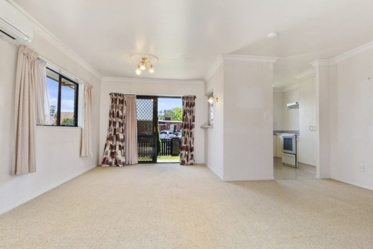 Photo of property in 1/24 Fourth Avenue, Tauranga, 3110