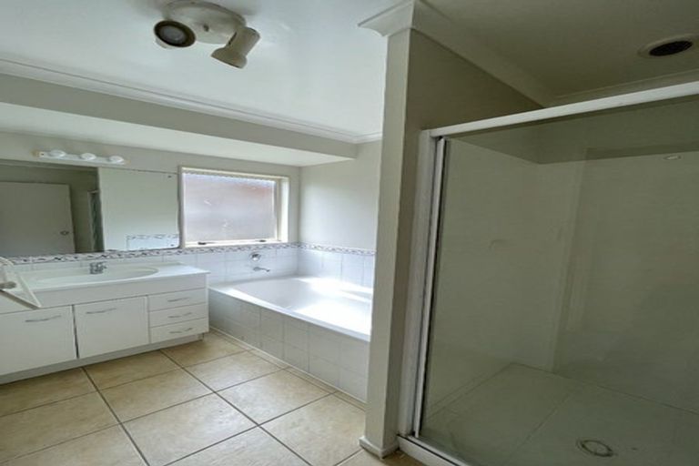 Photo of property in 52 Milson Drive, Papakura, 2110