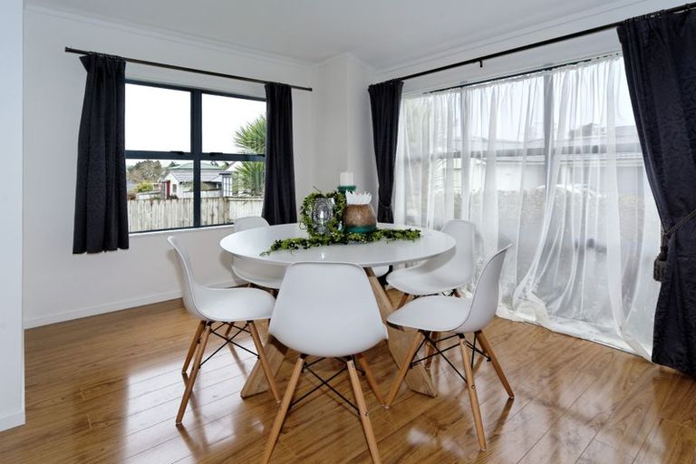 Photo of property in 72d Seabrook Avenue, New Lynn, Auckland, 0600