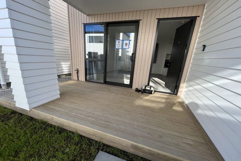 Photo of property in 9/535 Swanson Road, Ranui, Auckland, 0612