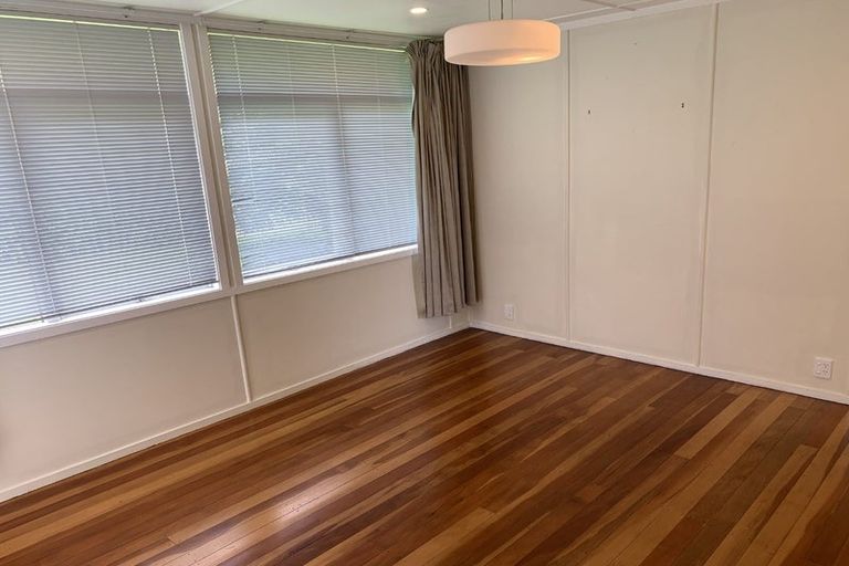 Photo of property in 5 Aorangi Road, Paraparaumu, 5032