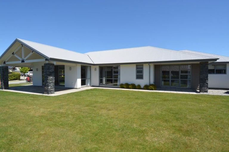 Photo of property in 4 Avalanche Place, Wanaka, 9305