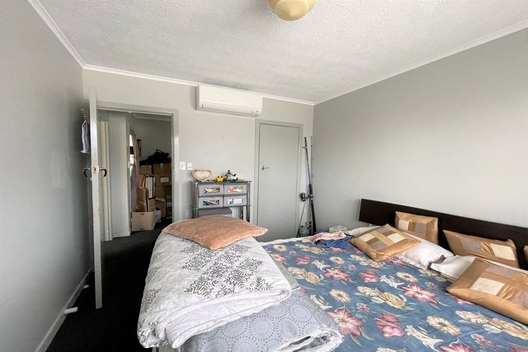 Photo of property in 10 Hinau Street, New Lynn, Auckland, 0600