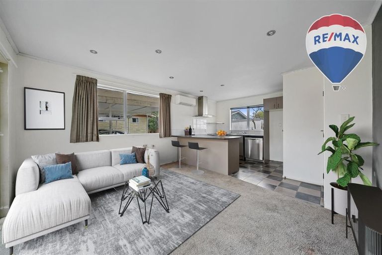 Photo of property in 2/8 Wilford Street, Wallaceville, Upper Hutt, 5018