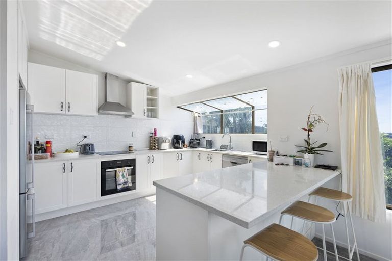 Photo of property in 1/18 Charles Dickens Drive, Mellons Bay, Auckland, 2014