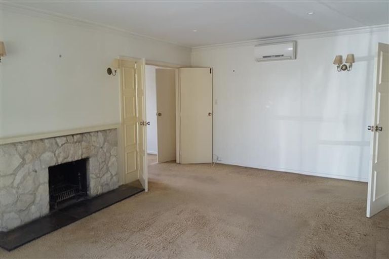 Photo of property in 8 Moorpark Place, Ilam, Christchurch, 8041