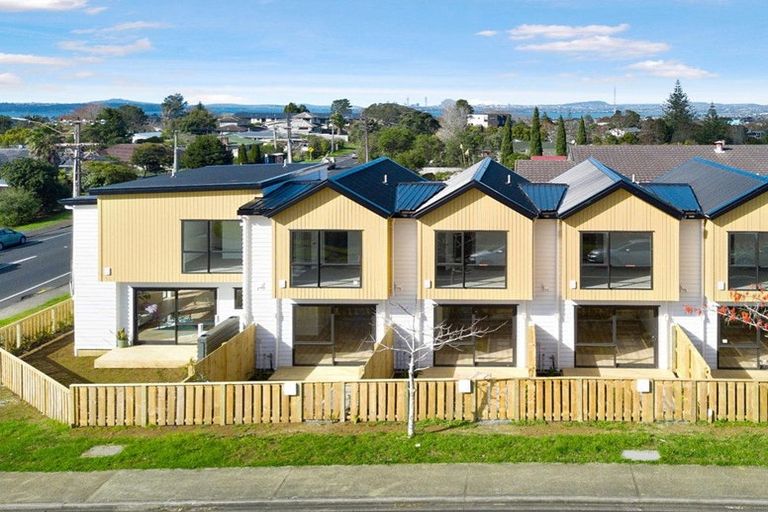 Photo of property in 1/2a Mantra Road, Massey, Auckland, 0614