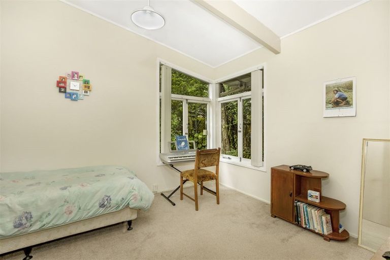 Photo of property in 186 Atkinson Road, Titirangi, Auckland, 0604