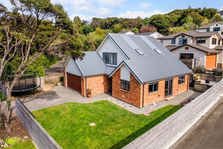 Photo of property in 18b Latitude Close, Whitby, Porirua, 5024