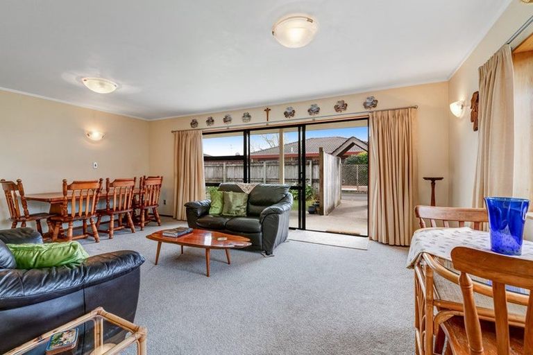 Photo of property in 5 Pengelly Place, Parakai, 0830