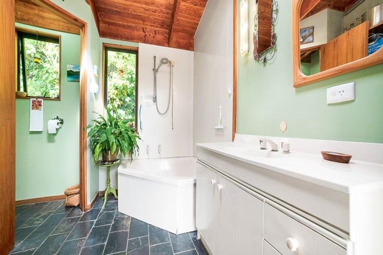 Photo of property in 14 Haile Lane, Pohara, Takaka, 7183