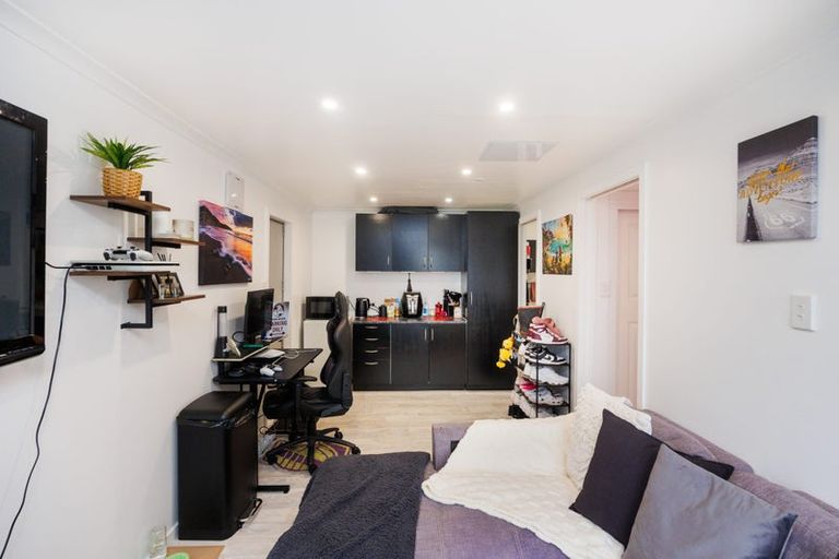 Photo of property in 8 Flint Street, Milson, Palmerston North, 4414